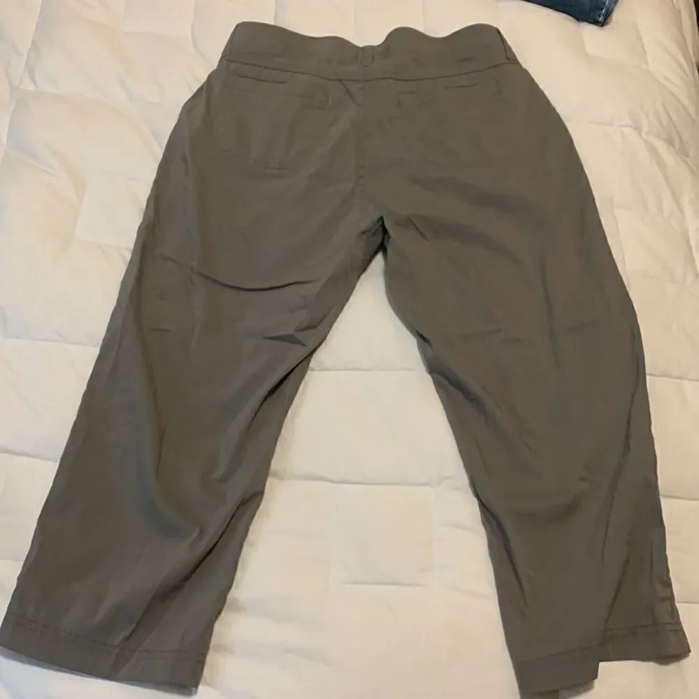 KHOMBU, capri, size medium, great condition, gray - Picture 6 of 13